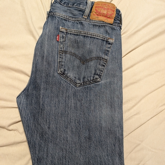 Vintage Levi's 501 Jeans Blue Denim Dark Wash Men's Size 38X32 - Picture 5 of 5